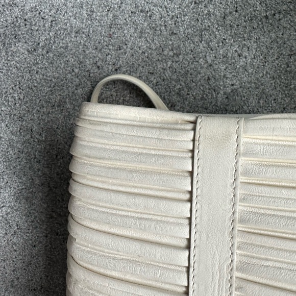 Authentic Bvlgari handbag - gorgeous, soft cream colored, like new. - Picture 5 of 7